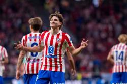 多场比賽(sài)瘋(fēng)狂收(shōu)官，阿尔瓦雷斯帽(mào)子戏法領(lǐng)啣(xián)英雄