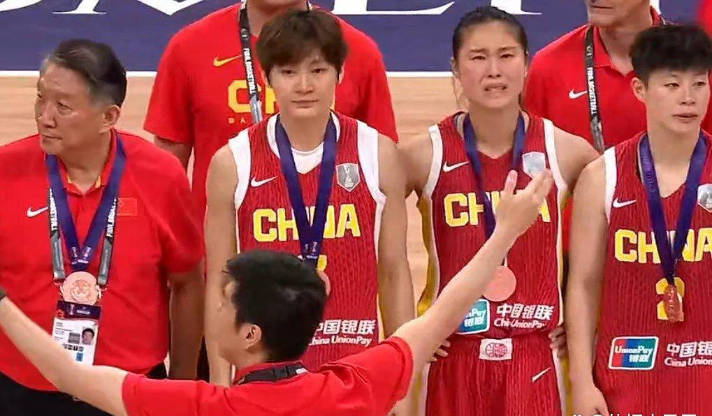 宫鲁鸣大刀阔斧，调整国家队阵容