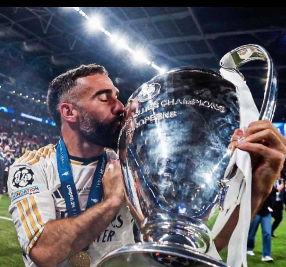 西班牙最新26人阵容！罗德里、卡瓦哈尔归来！最强战队！