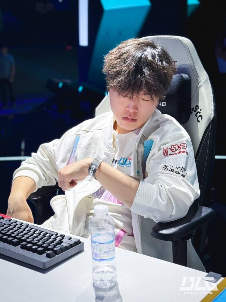 【7.16】电竞游戏前沿资讯：LOL美测服更新、Xiaoxu离队、Lele、JiaQi恢复自由人、飞牡蛎战队喊话HLE