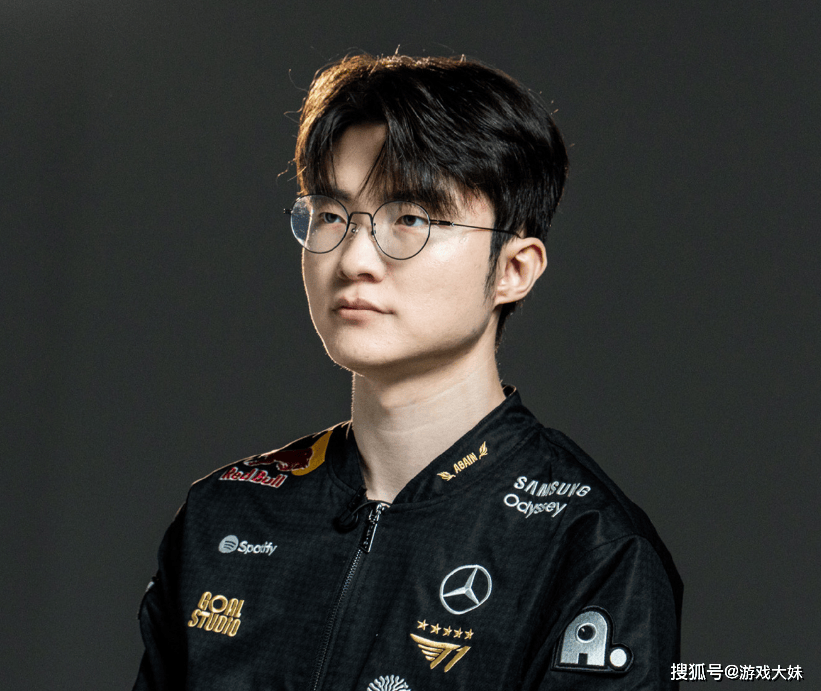 马斯克宣布，旗下AI将向LOL发出挑战，看来faker这次要为人类而战了