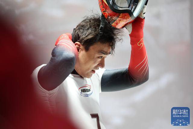 殷正获钢架雪车世界杯系列赛科尔蒂纳丹佩佐站男子个人赛季军