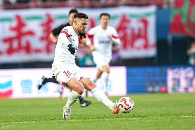 新赛季争冠热门？云南玉昆又签下一名国脚，“银河战舰”雏形显现