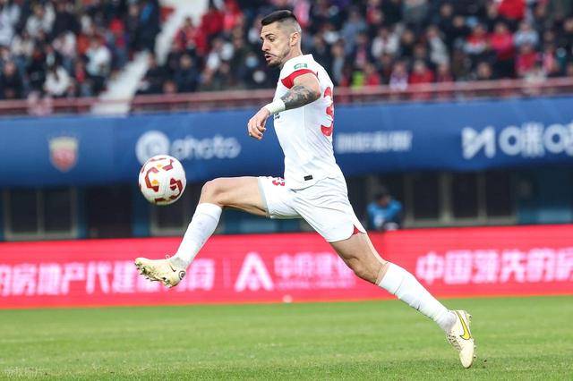 新赛季争冠热门？云南玉昆又签下一名国脚，“银河战舰”雏形显现