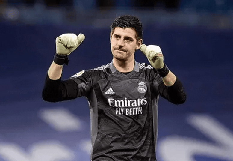 皇马内讧升级！两大核心公开对喷！阿隆索镇不住，银河战舰成笑话