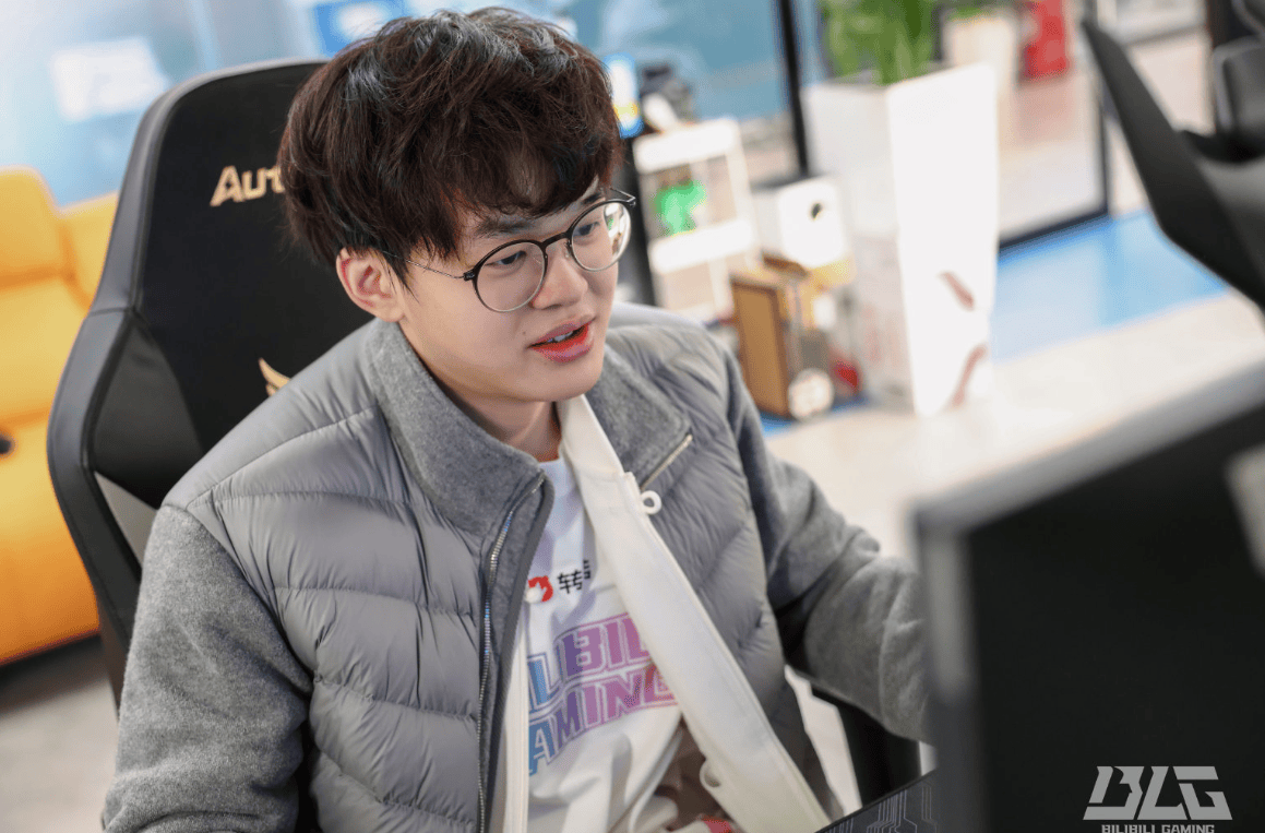 资讯：Knight谈BLG全队德杯当演员演自己！他去了随便夺冠